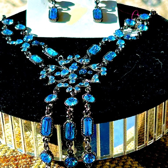 Beautiful Blue 2 PC  Chandelier Necklace and  Earring New Loaded Glitz -SALE - Picture 1 of 15